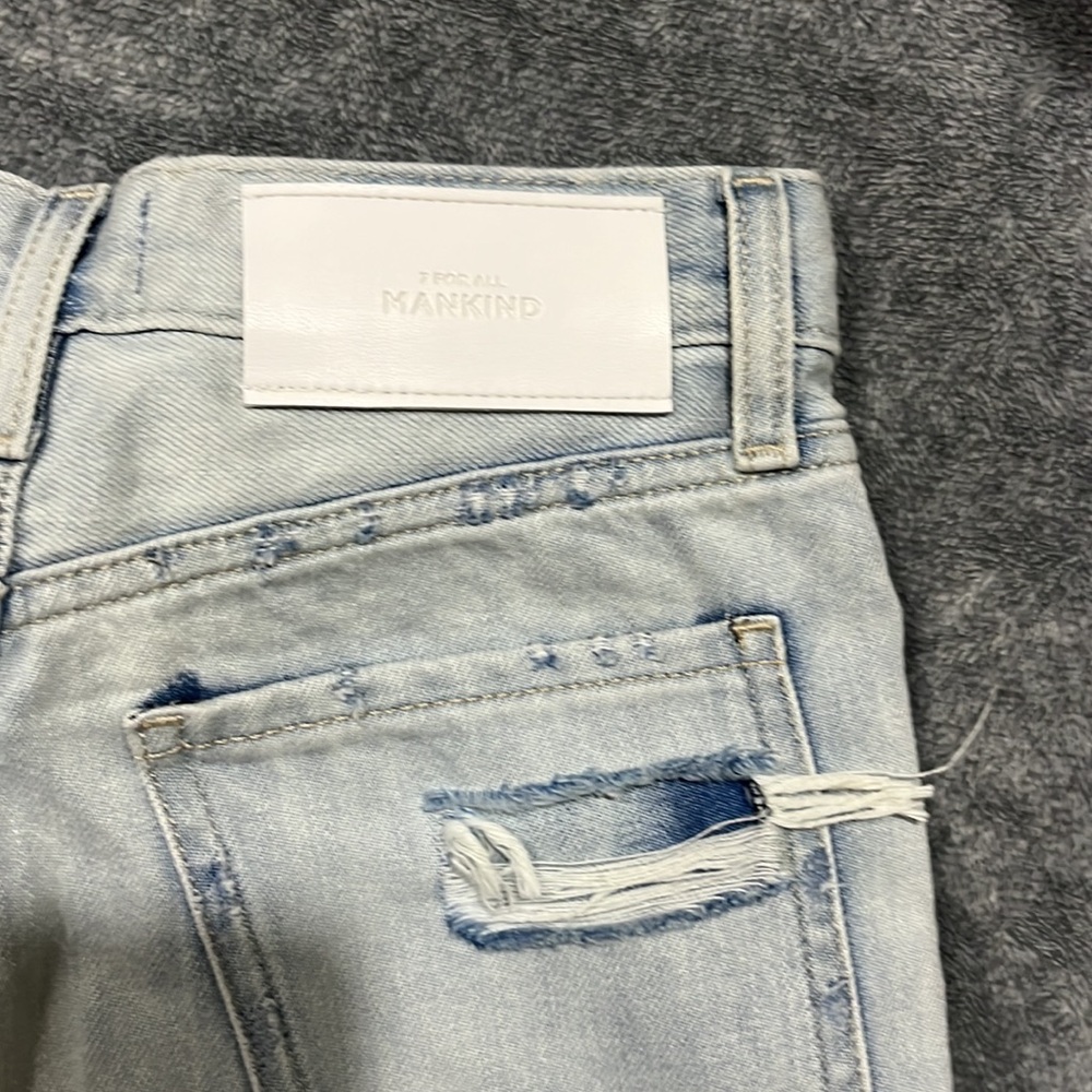 EASY RUBY SHORT WITH ZODIAC IN ROSEMARY - Picture 4 of 10